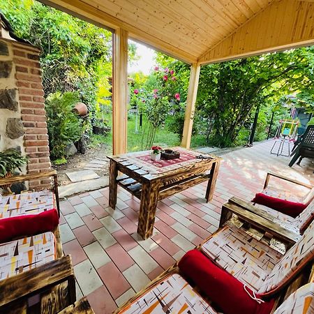 Guest House Poligloti Telavi Exterior foto