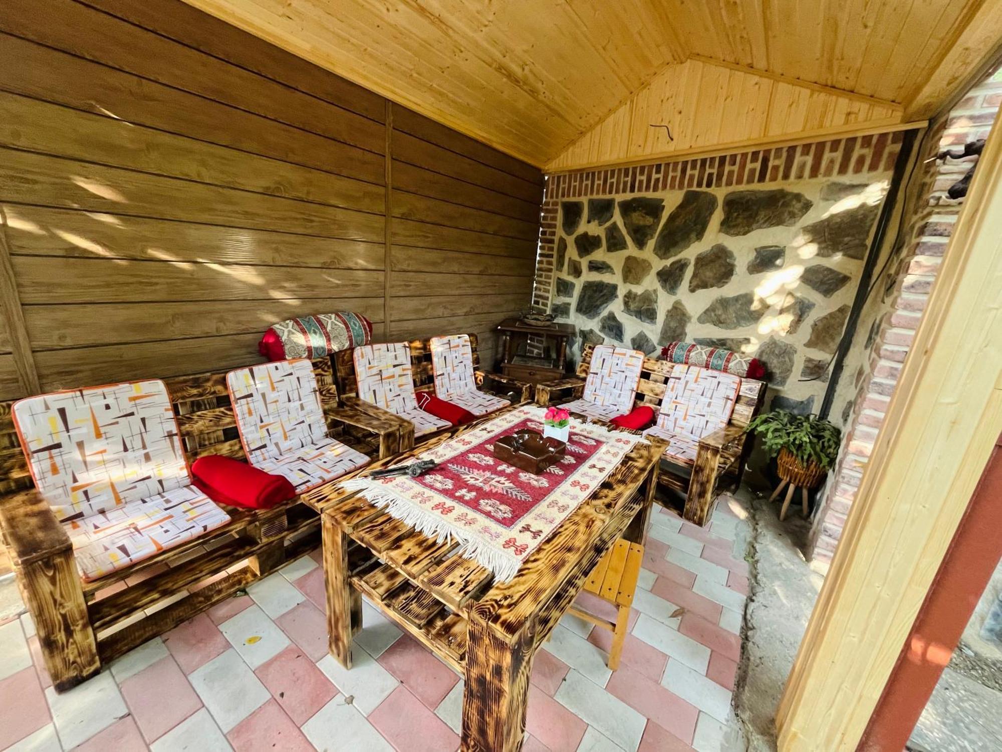 Guest House Poligloti Telavi Exterior foto