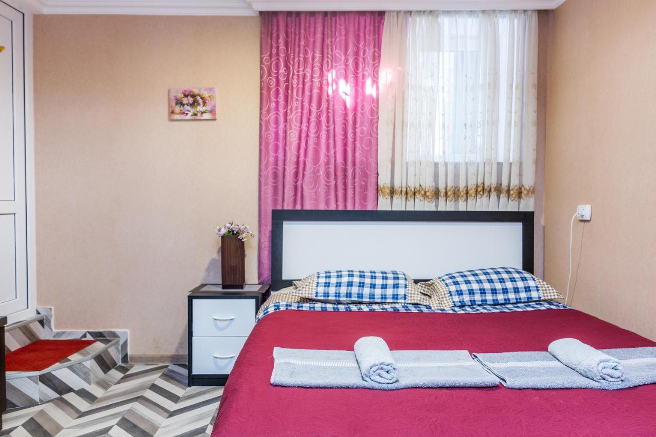 Guest House Poligloti Telavi Exterior foto