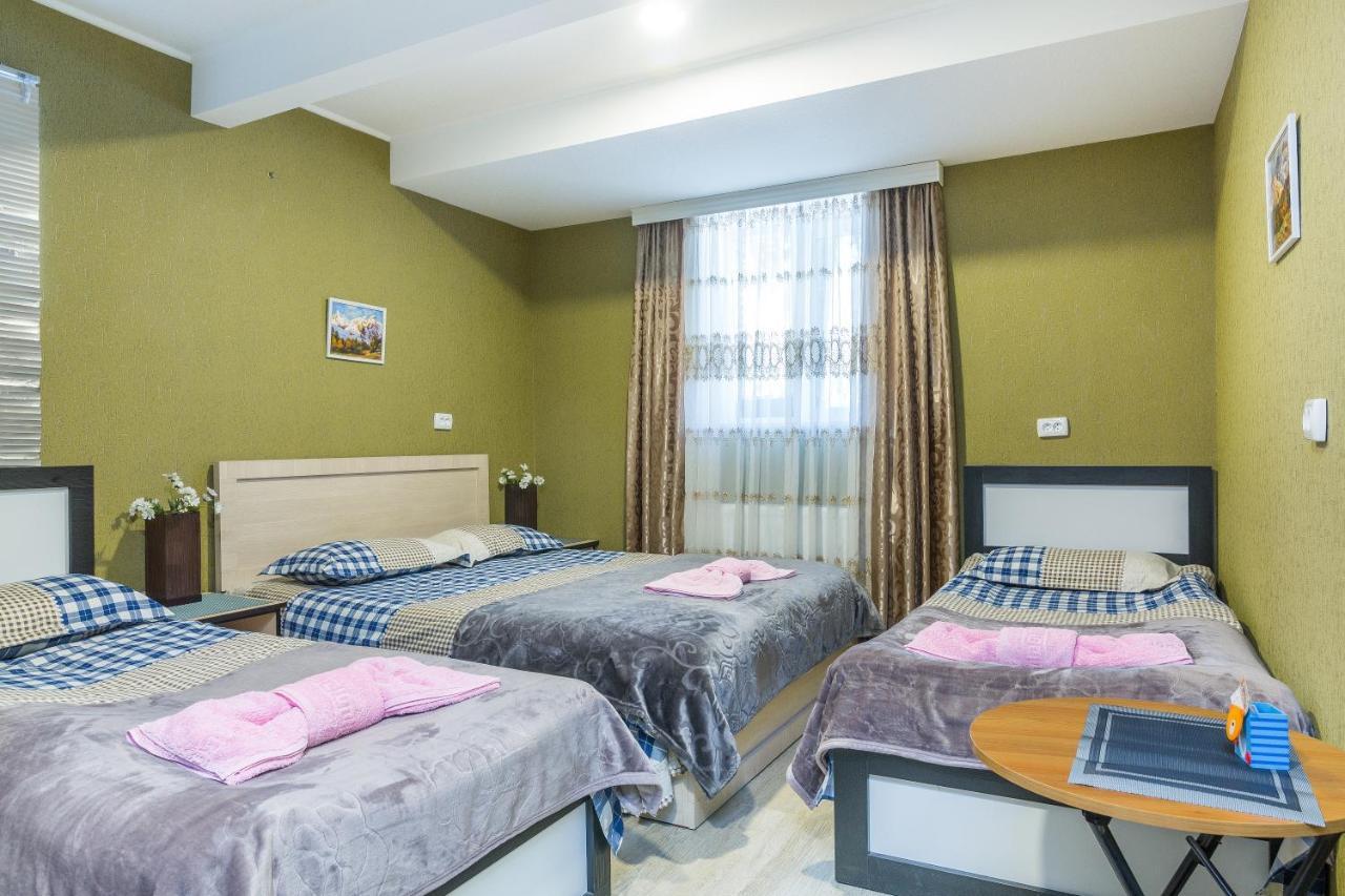 Guest House Poligloti Telavi Exterior foto